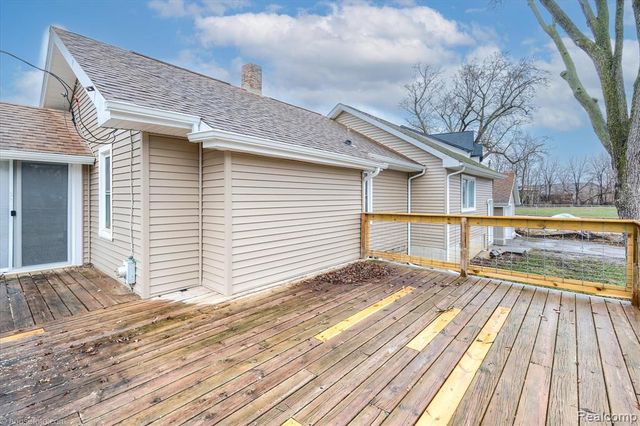 2127 Kenneth Street, Burton, MI 48529