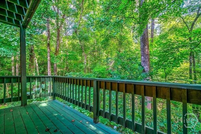 108 Fernbanks Court, Athens, GA 30605