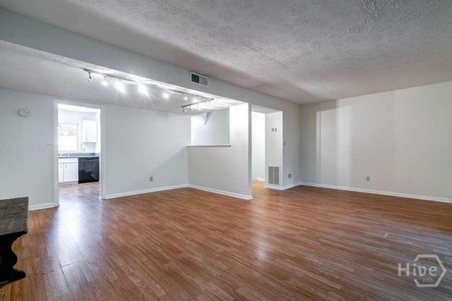 108 Fernbanks Court, Athens, GA 30605