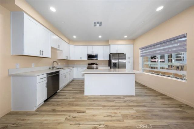 8185 Amerena Way, Fontana, CA 92335
