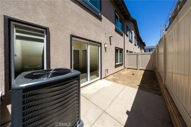 8185 Amerena Way, Fontana, CA 92335