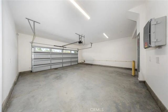 8185 Amerena Way, Fontana, CA 92335