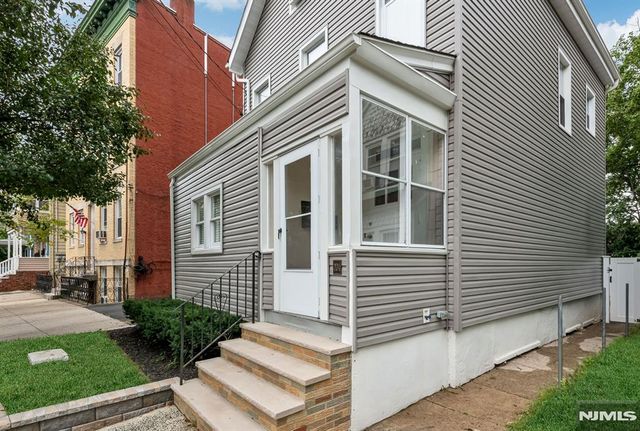 204 Forest Street 2, Montclair, NJ 07042