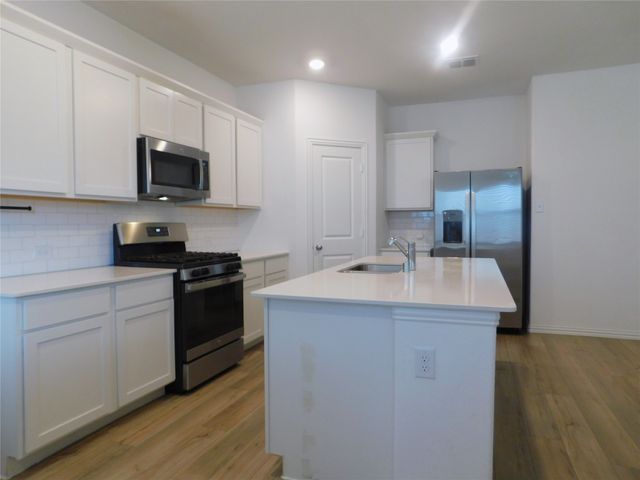3500 Kingsview Drive, Denton, TX 76207