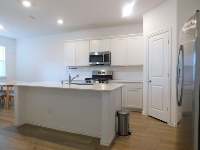 3500 Kingsview Drive, Denton, TX 76207