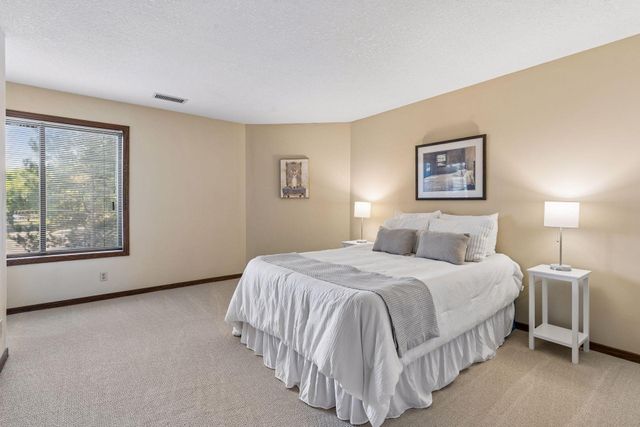 3801 W 98th Street 306, Bloomington, MN 55431