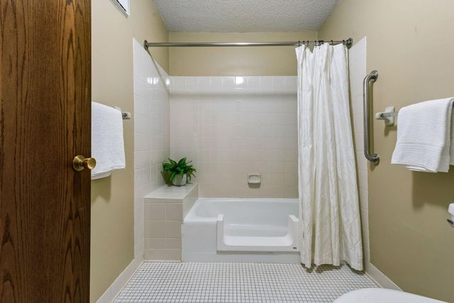 3801 W 98th Street 306, Bloomington, MN 55431
