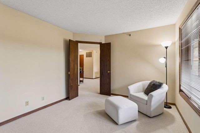 3801 W 98th Street 306, Bloomington, MN 55431