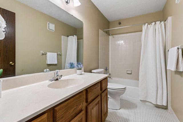 3801 W 98th Street 306, Bloomington, MN 55431