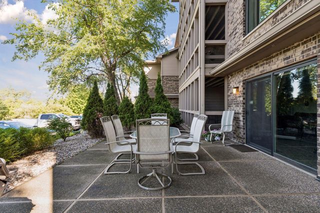 3801 W 98th Street 306, Bloomington, MN 55431