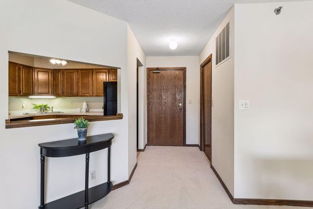 3801 W 98th Street 306, Bloomington, MN 55431