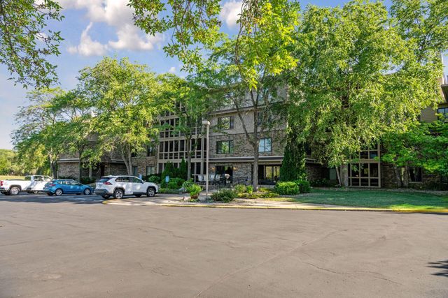 3801 W 98th Street 306, Bloomington, MN 55431