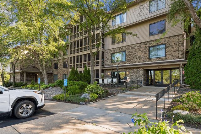 3801 W 98th Street 306, Bloomington, MN 55431