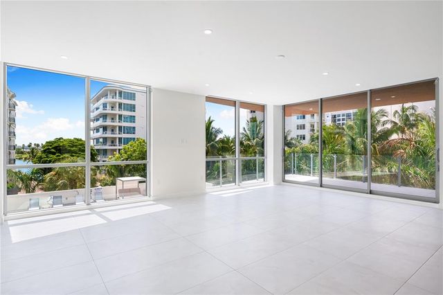 111 GOLDEN GATE POINT 201, Sarasota, FL 34236