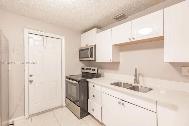 3140 NE 10th Ter, Pompano Beach, FL 33064