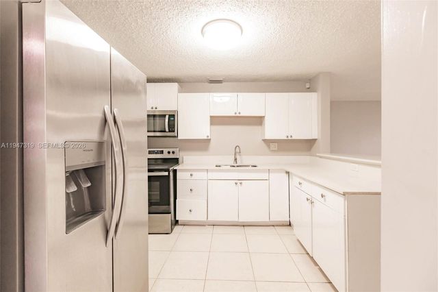 3140 NE 10th Ter, Pompano Beach, FL 33064