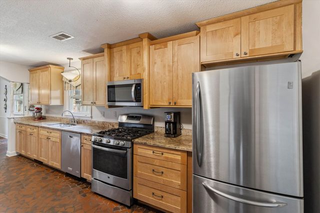 1164 BROOKFIELD RD, Memphis, TN 38119