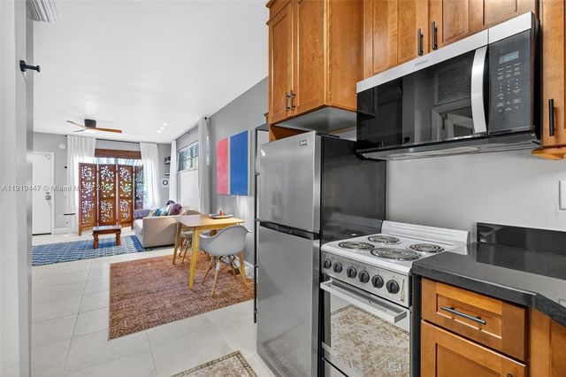 2445 Lake Pancoast Dr 4, Miami Beach, FL 33140