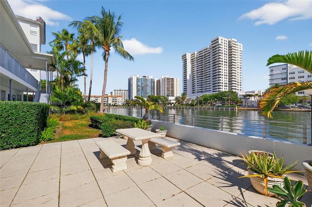 2445 Lake Pancoast Dr 4, Miami Beach, FL 33140