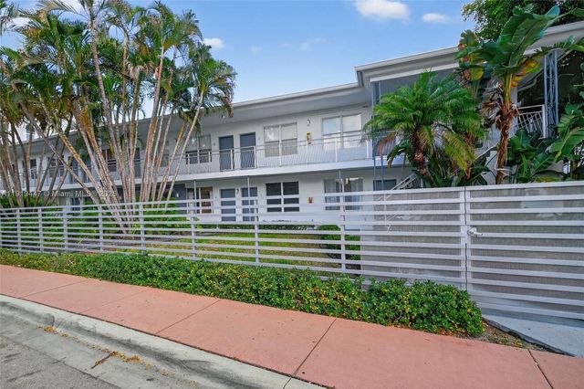2445 Lake Pancoast Dr 4, Miami Beach, FL 33140
