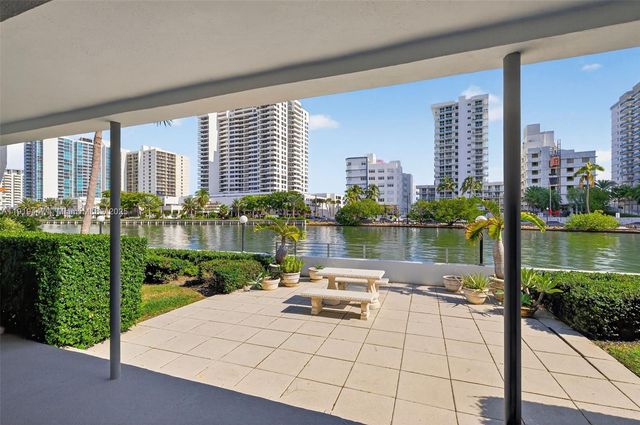 2445 Lake Pancoast Dr 4, Miami Beach, FL 33140