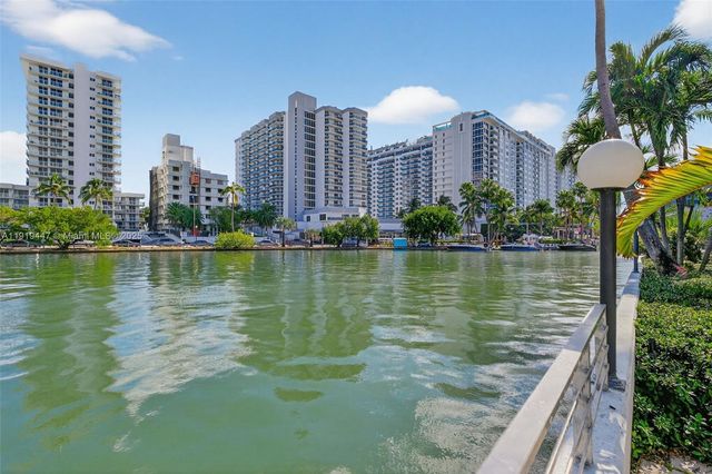 2445 Lake Pancoast Dr 4, Miami Beach, FL 33140