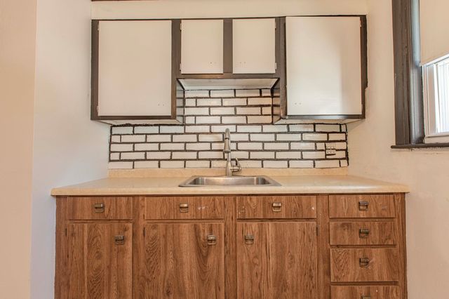 122 Algonquin St, Brockton, MA 02302