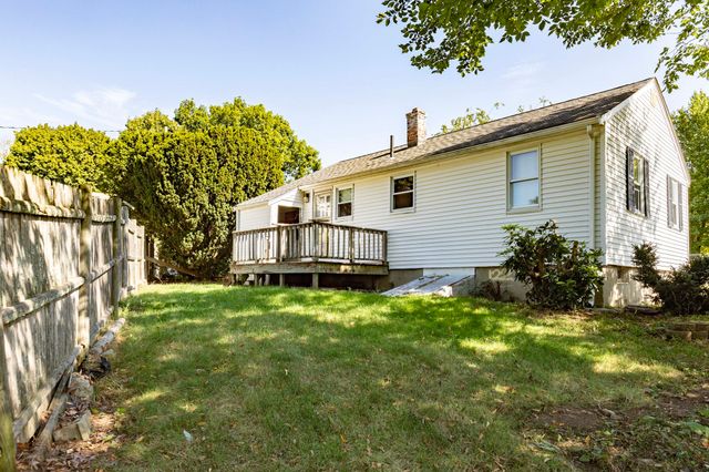 122 Algonquin St, Brockton, MA 02302