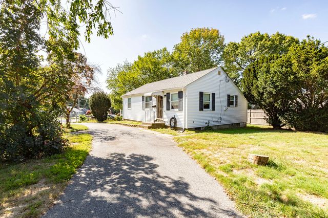 122 Algonquin St, Brockton, MA 02302