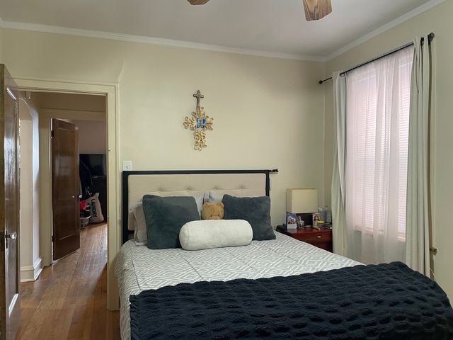 2625 W Greenleaf Avenue, Chicago, IL 60645