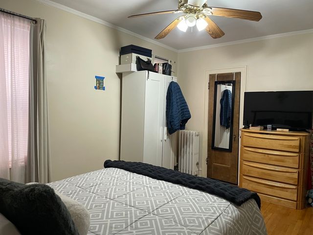 2625 W Greenleaf Avenue, Chicago, IL 60645