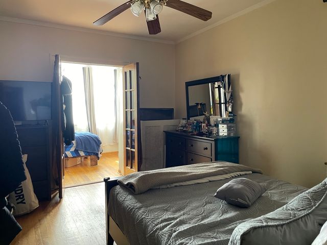 2625 W Greenleaf Avenue, Chicago, IL 60645