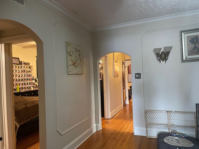 2625 W Greenleaf Avenue, Chicago, IL 60645