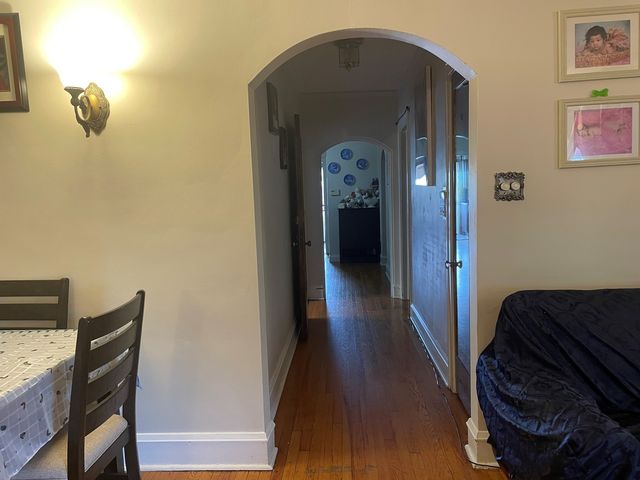 2625 W Greenleaf Avenue, Chicago, IL 60645