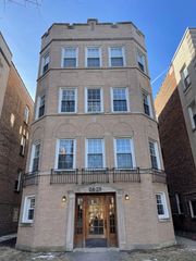 2625 W Greenleaf Avenue, Chicago, IL 60645