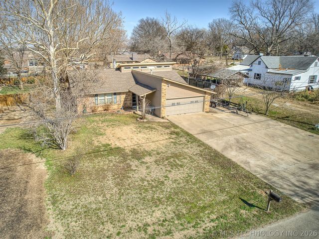 606 NW 9th Street, Wagoner, OK 74467
