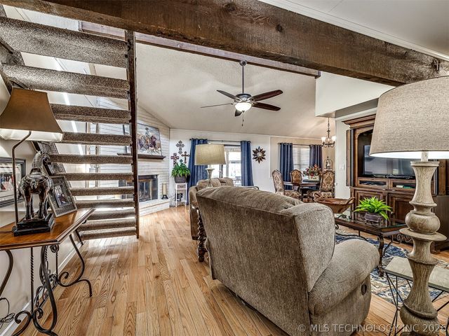 606 NW 9th Street, Wagoner, OK 74467