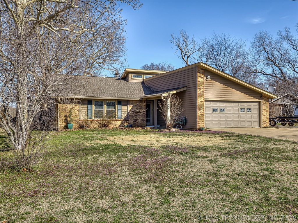 606 NW 9th Street, Wagoner, OK 74467
