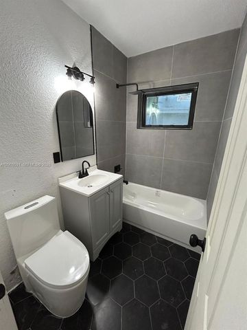 790 NW 56th St, Miami, FL 33127