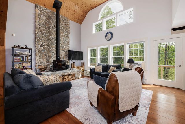 74 South Beach Drive, Croydon, NH 03773