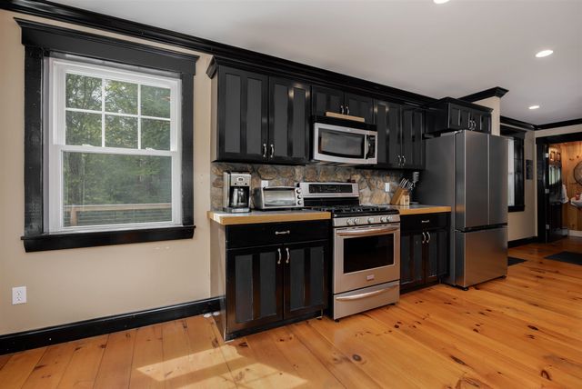 74 South Beach Drive, Croydon, NH 03773