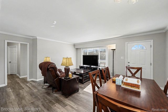 29646 Robert Drive, Livonia, MI 48150