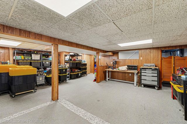 29646 Robert Drive, Livonia, MI 48150