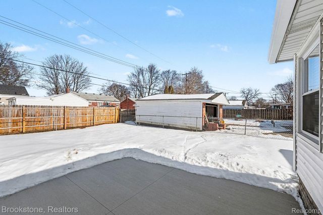 29646 Robert Drive, Livonia, MI 48150