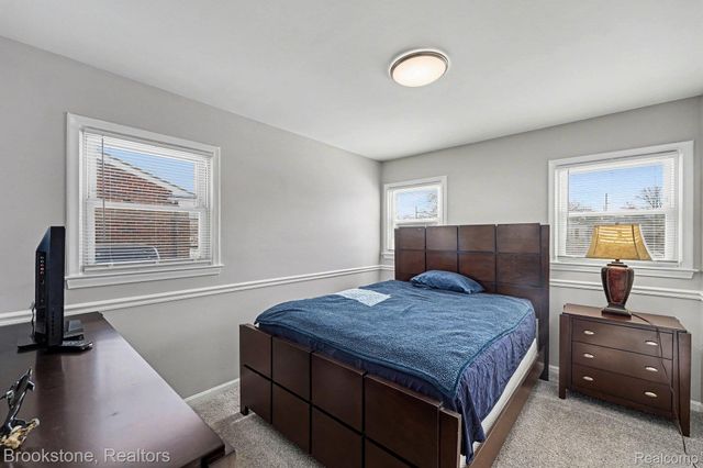 29646 Robert Drive, Livonia, MI 48150