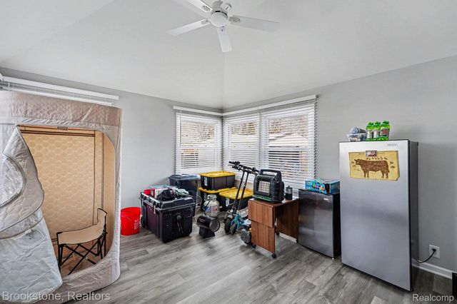 29646 Robert Drive, Livonia, MI 48150