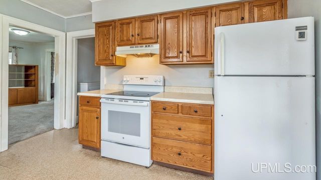 621 E Grand Boulevard, Iron Mountain, MI 49801