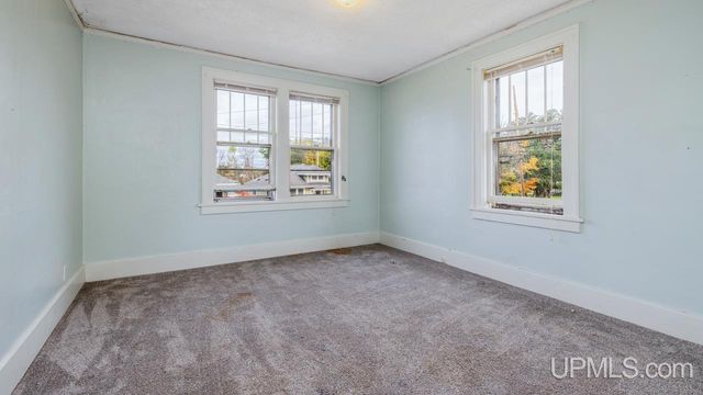 621 E Grand Boulevard, Iron Mountain, MI 49801