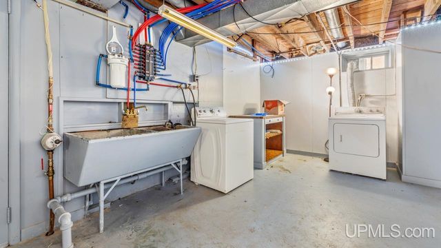 621 E Grand Boulevard, Iron Mountain, MI 49801