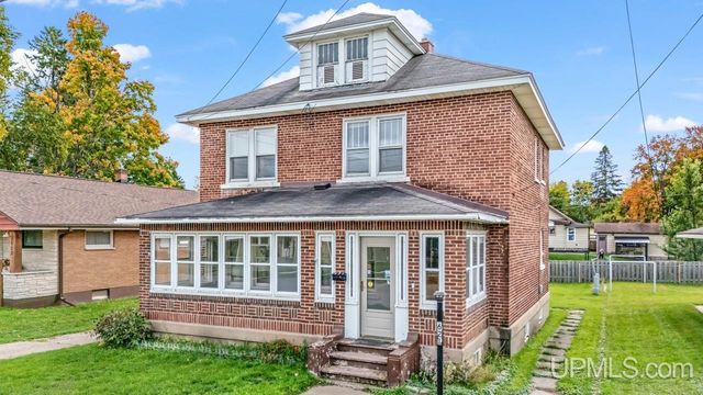 621 E Grand Boulevard, Iron Mountain, MI 49801